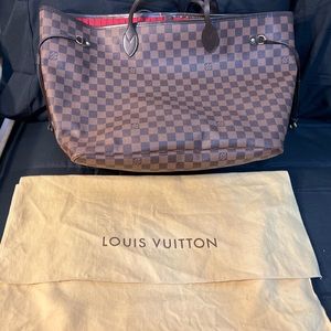Louis Vuitton Neverfull MM Bag